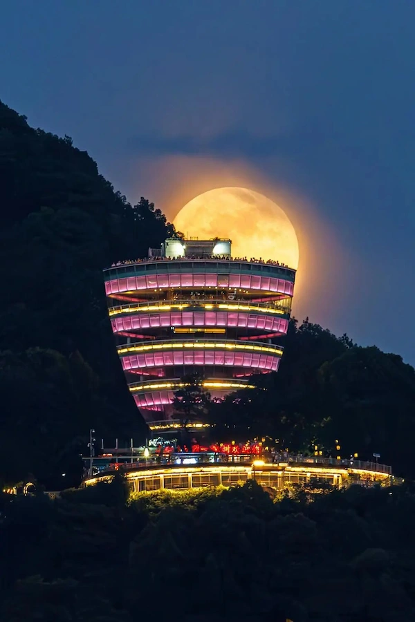 Chongqing Nanshan Yikeshu Viewing Platform