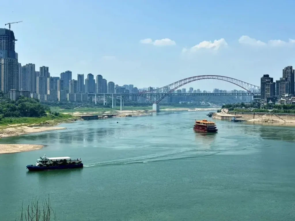 The confluence of the Yangtze River and the Jialing River